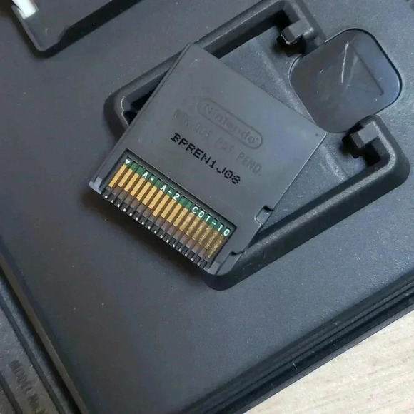 Disney's Little Mermaid: Ariel's Undersea Adventure - Nintendo DS Bundle - Picture 5 of 8